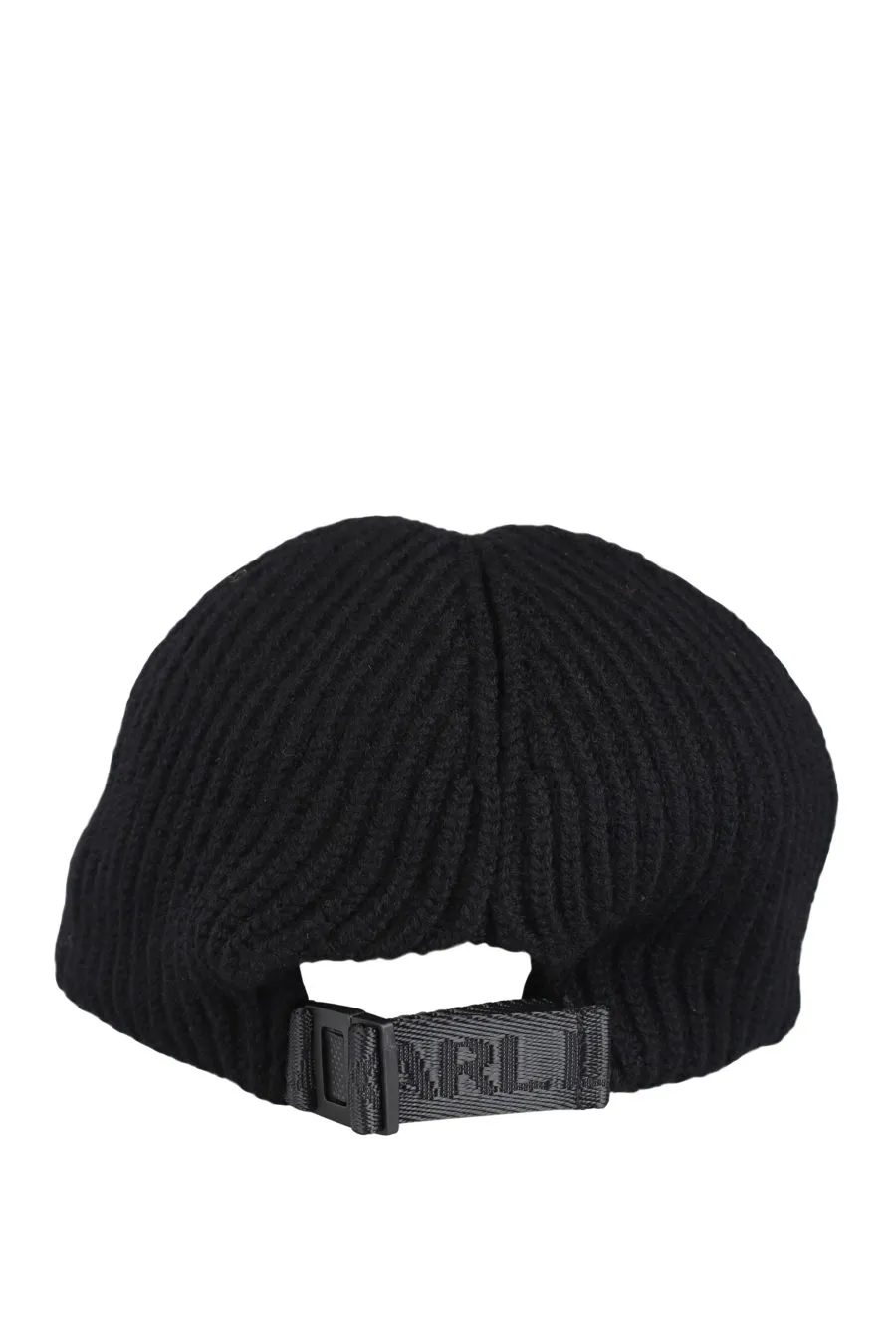 Gorra negra de punto 