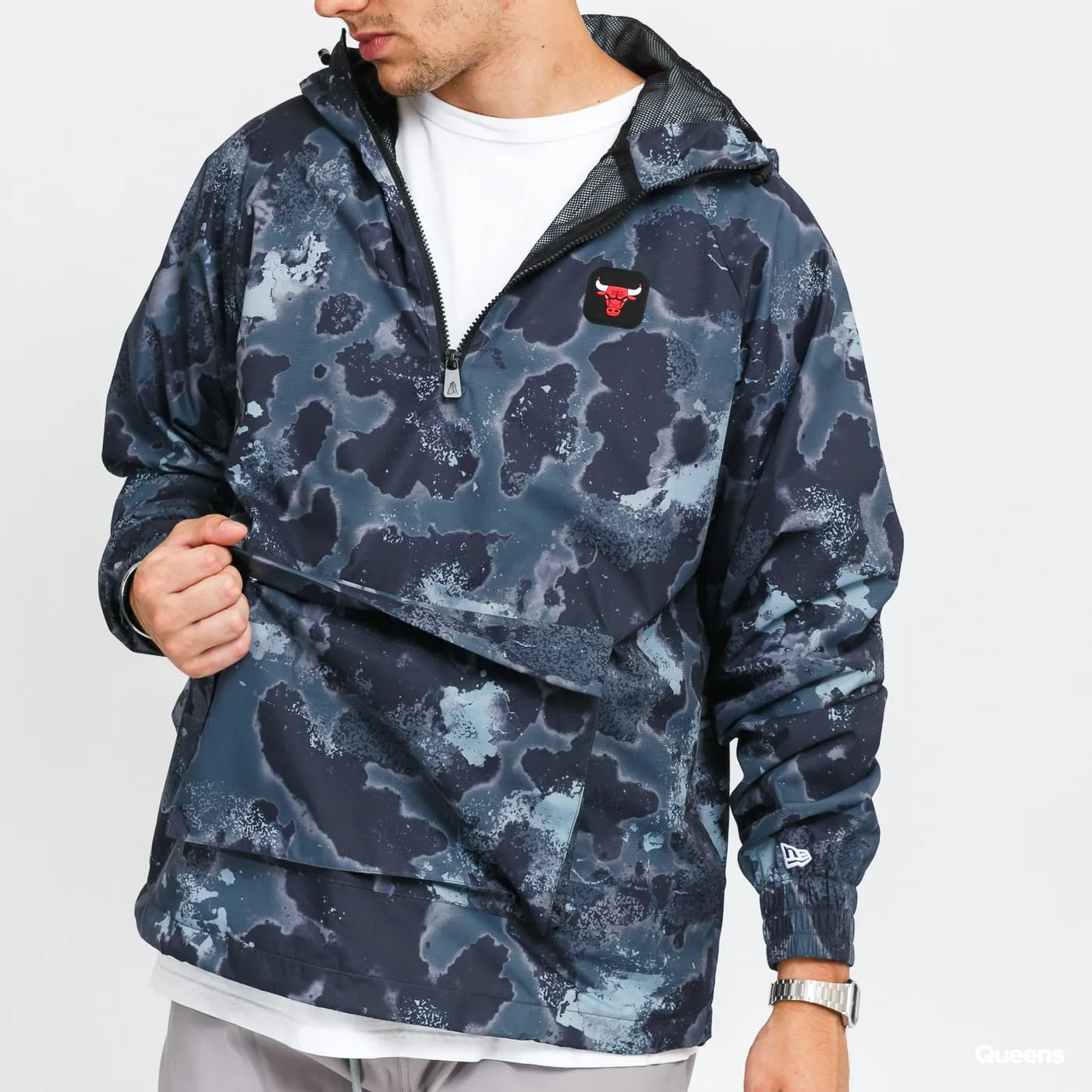 New Era NBA Outdoor Utility AOP Windbreaker Bulls