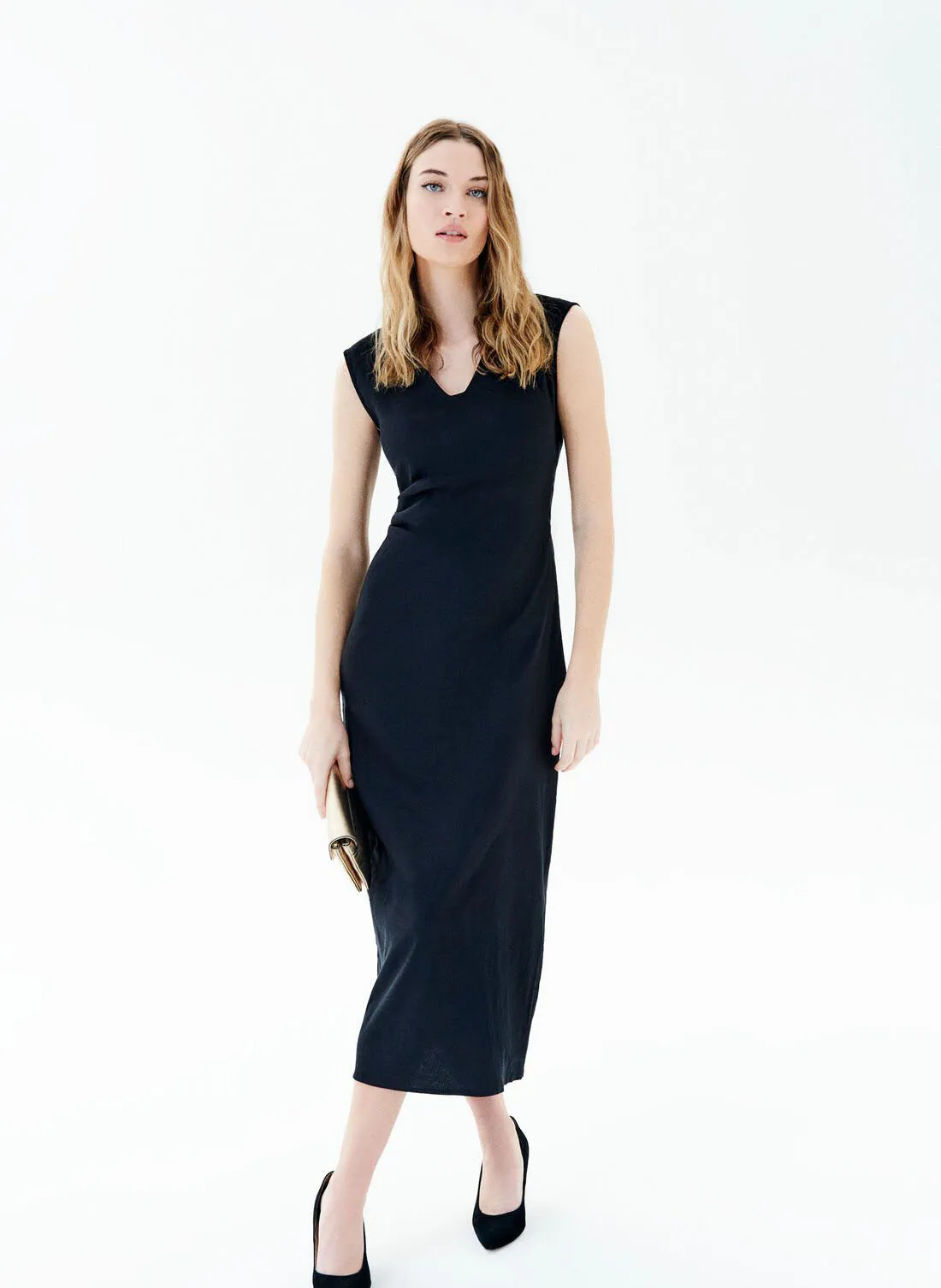 RAWEL - Vestido midi con cuello en V de lino mezclado en negro