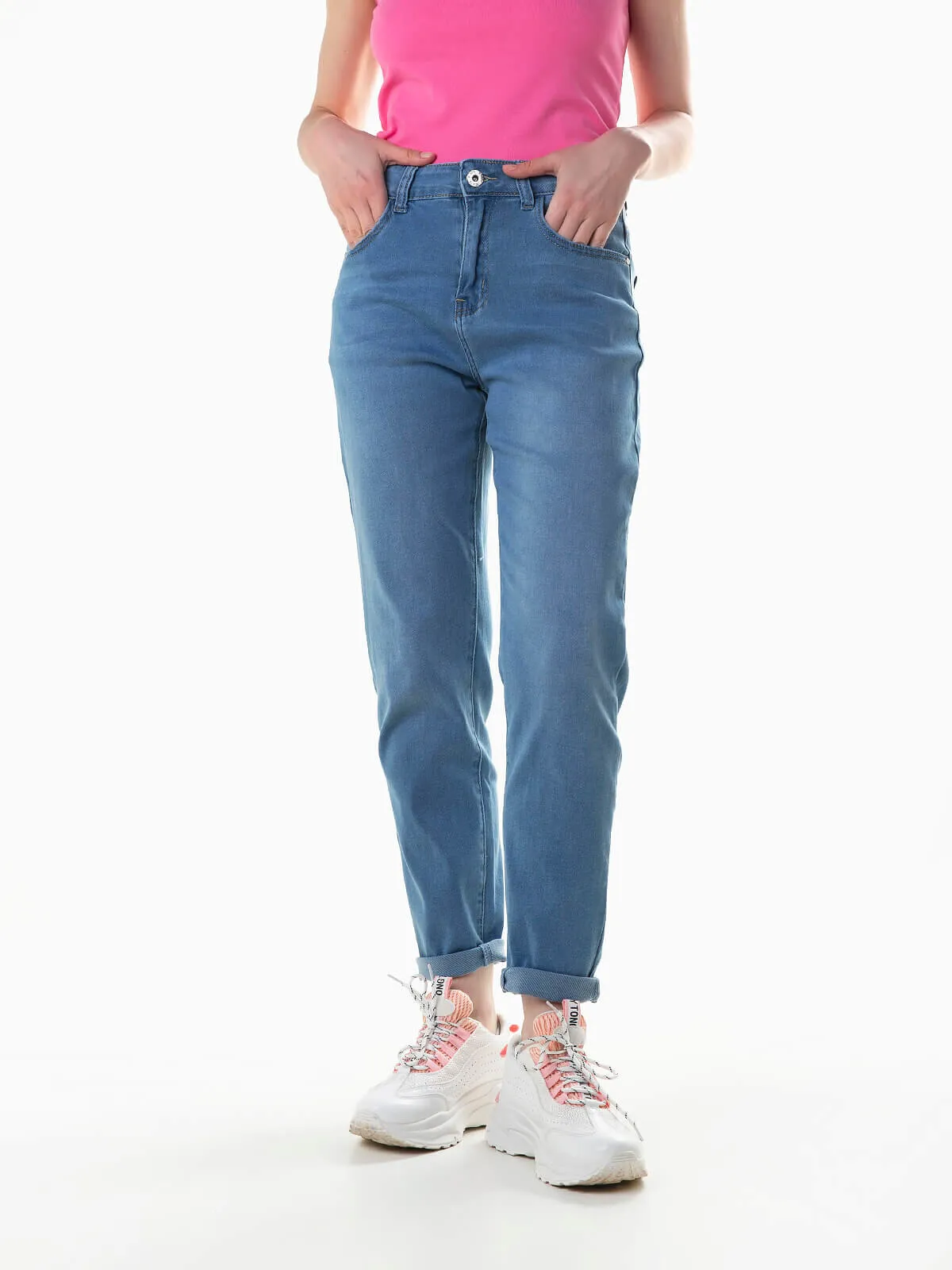 Vaqueros mom fit tapered azul claro