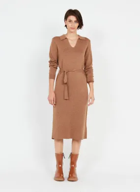 Vestido midi con cuello de pico con vuelta en marron